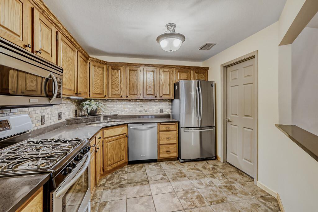 7200 Cahill Road, Unit 104 Edina, MN 55439 - Photo 3 of 29