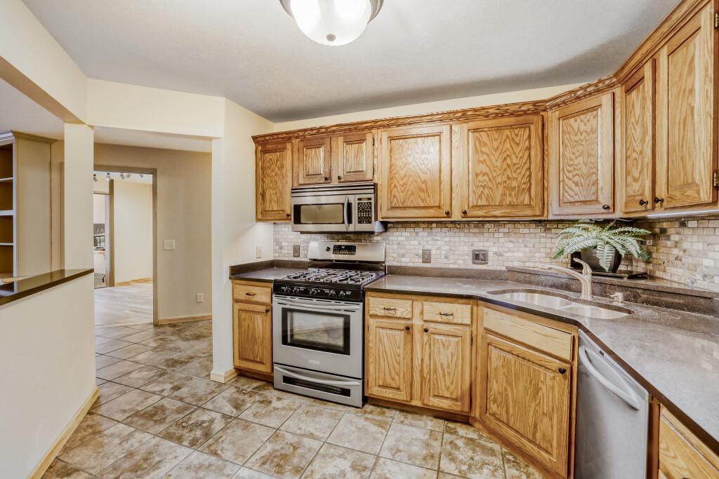 7200 Cahill Road, Unit 104 Edina, MN 55439 - Photo 6 of 29