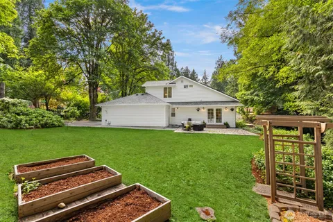 $885,000 | 8980 Bay Street Northeast, Bainbridge Island, WA 98110