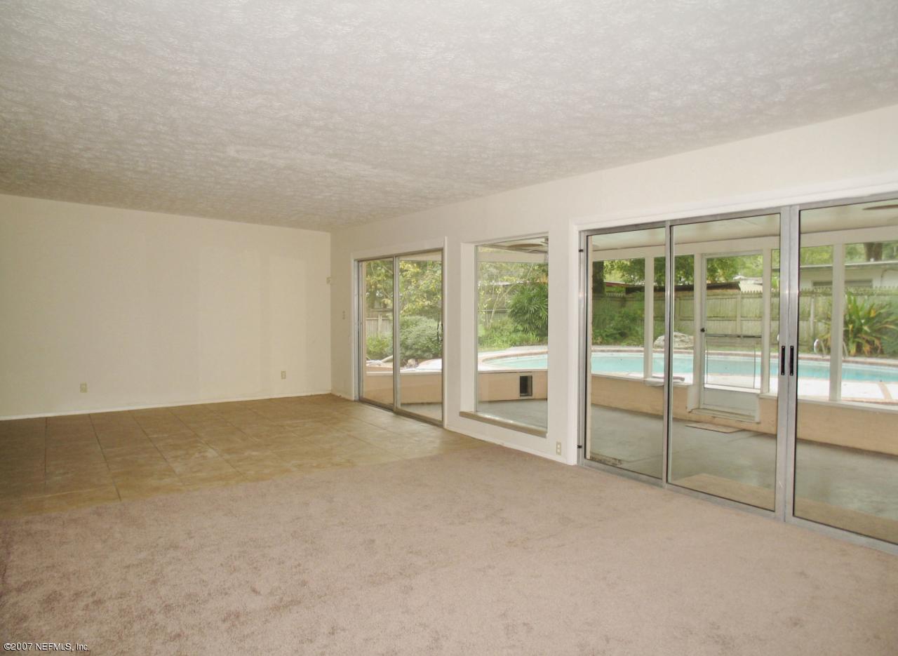 941 Middleton Road Jacksonville, FL 32211 - Photo 7 of 16 Family Room