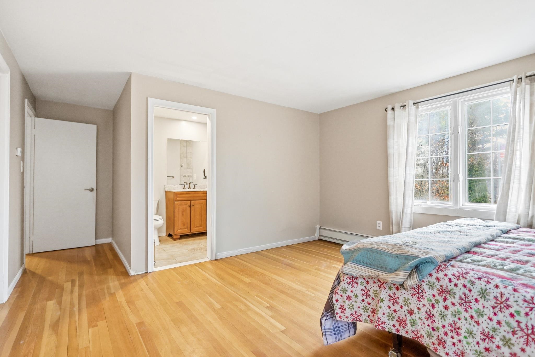 773 Mammoth Road Pelham, NH 03076 - Photo 17 of 27