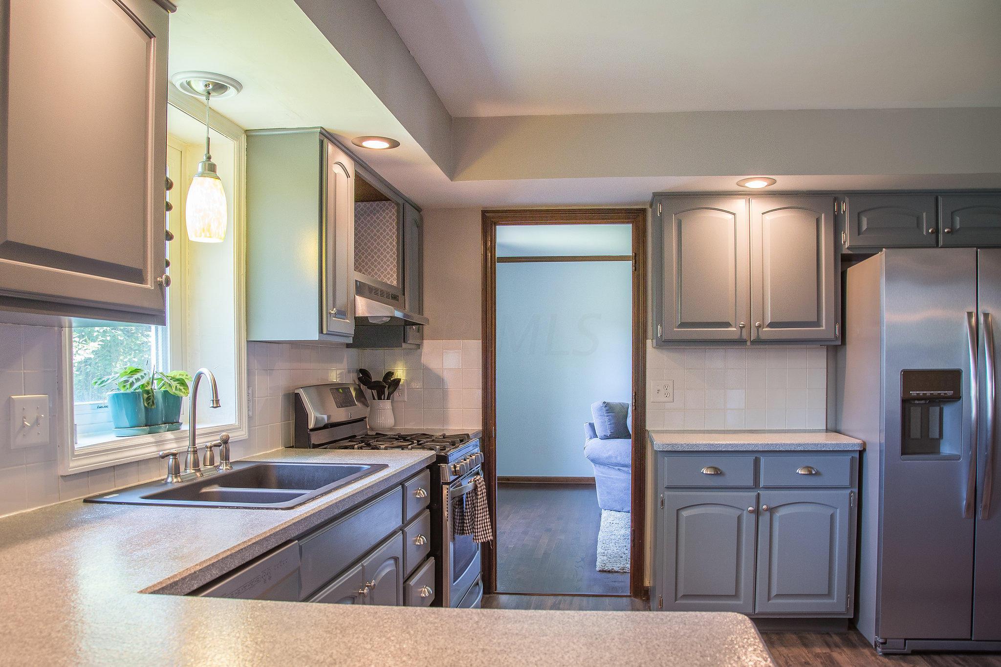 1677 Lynnhurst Road Columbus, OH 43229 - Photo 11 of 25 Gallery Image 11