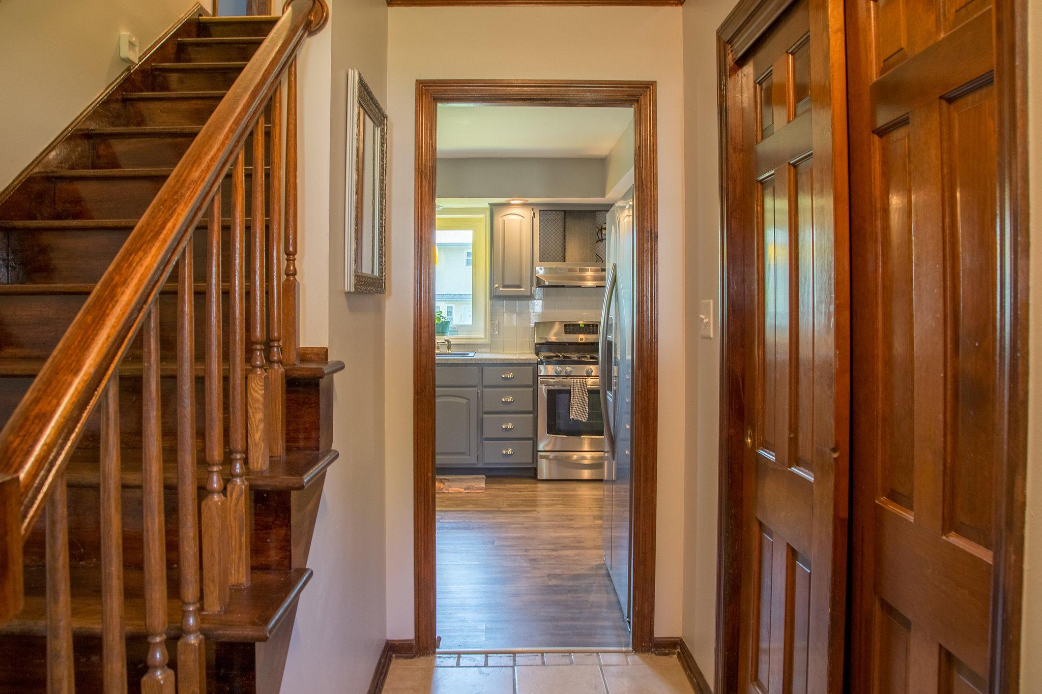 1677 Lynnhurst Road Columbus, OH 43229 - Photo 5 of 25 Gallery Image 5