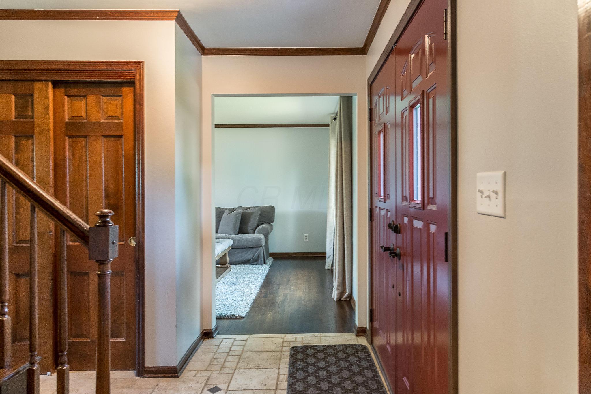 1677 Lynnhurst Road Columbus, OH 43229 - Photo 6 of 25 Gallery Image 6