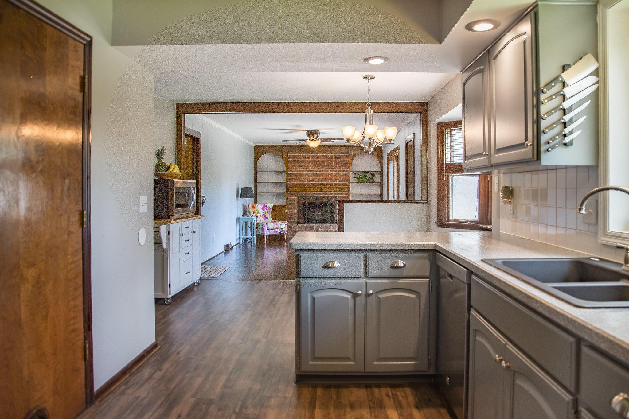 1677 Lynnhurst Road Columbus, OH 43229 - Photo 9 of 25 Gallery Image 9