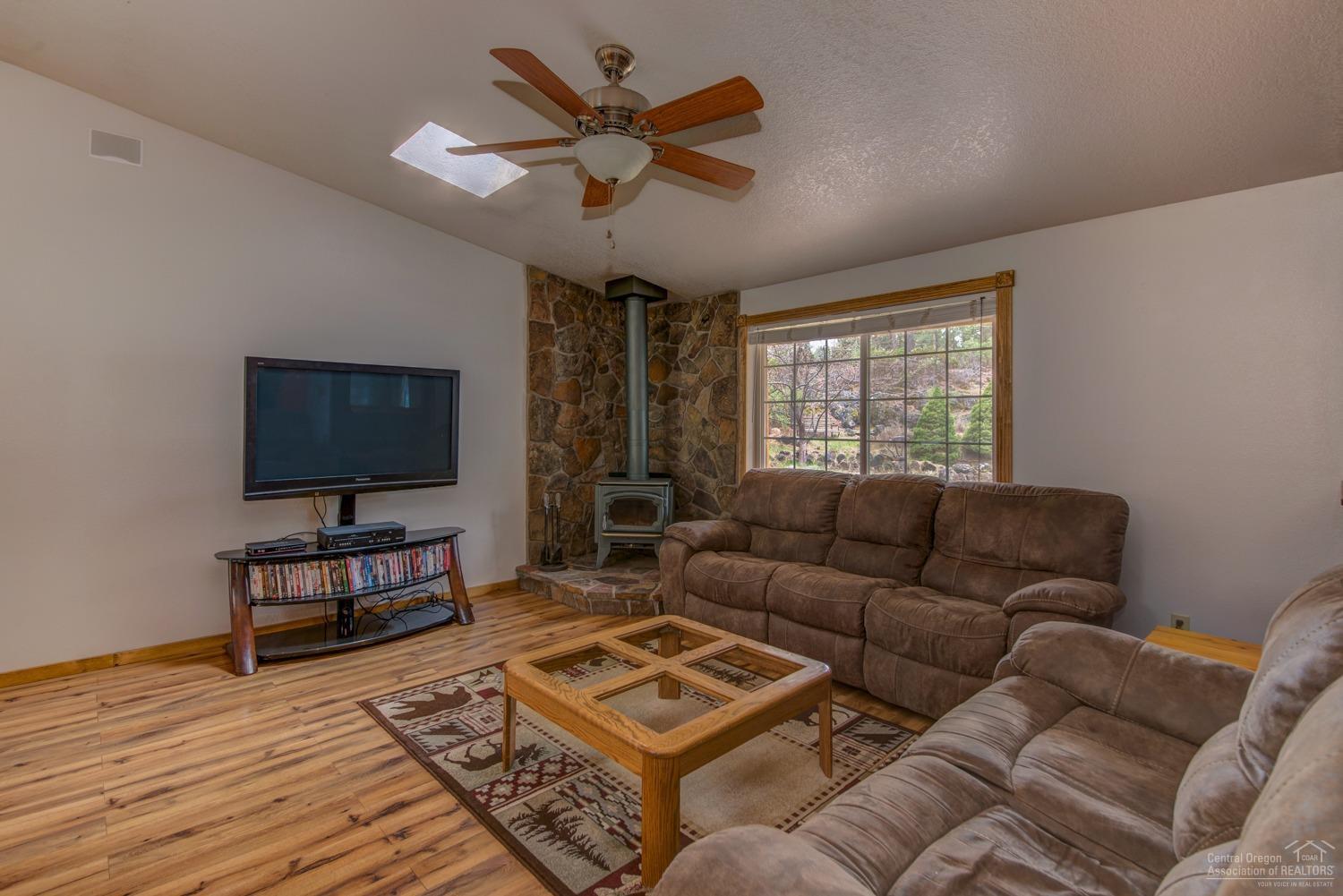 60070 Agate Road Bend, OR 97702 - Photo 3 of 23 Additional Photo