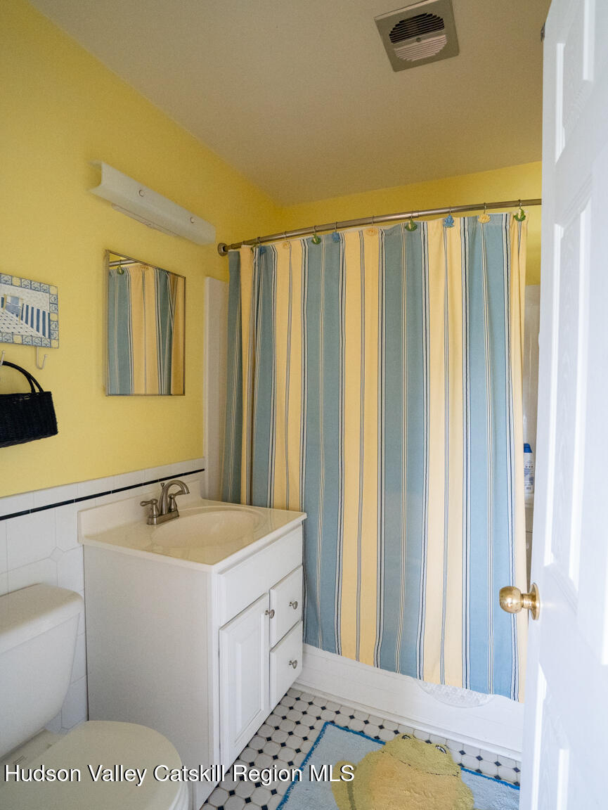 215 Flats Road Athens, NY 12015 - Photo 19 of 26 27 Bath 1