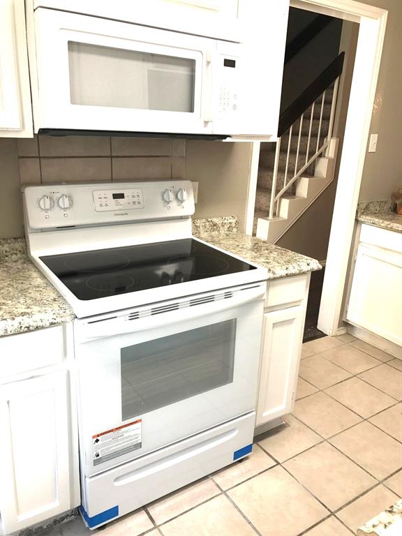 7326 Kingswood Circle Fort Worth, TX 76133 - Photo 6 of 10