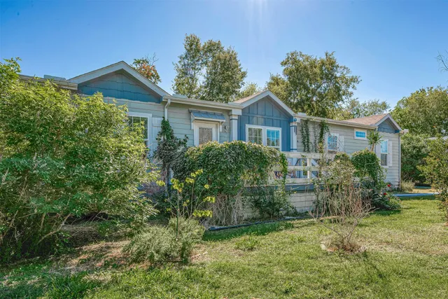 $1,800 | 20547 South Post Oak Boulevard, Unit B, Fresno, TX 77545