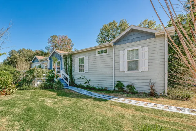 $1,800 | 20547 South Post Oak Boulevard, Unit B, Fresno, TX 77545