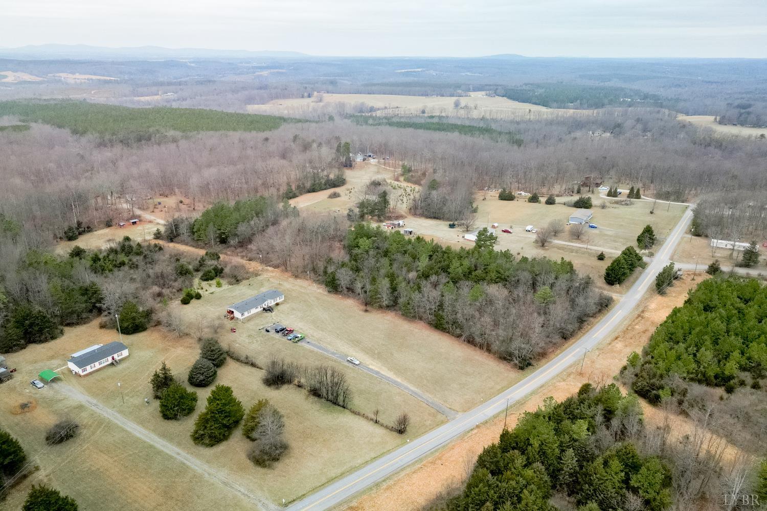 5 Spring Mill Road Concord, VA 24538 - Photo 2 of 19 a view of terrace with wooden floor