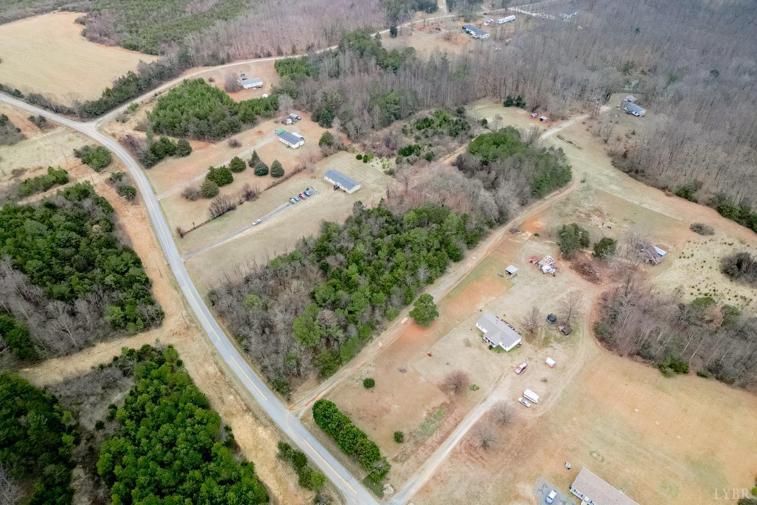 5 Spring Mill Road Concord, VA 24538 - Photo 10 of 19 a view of a backyard with plants