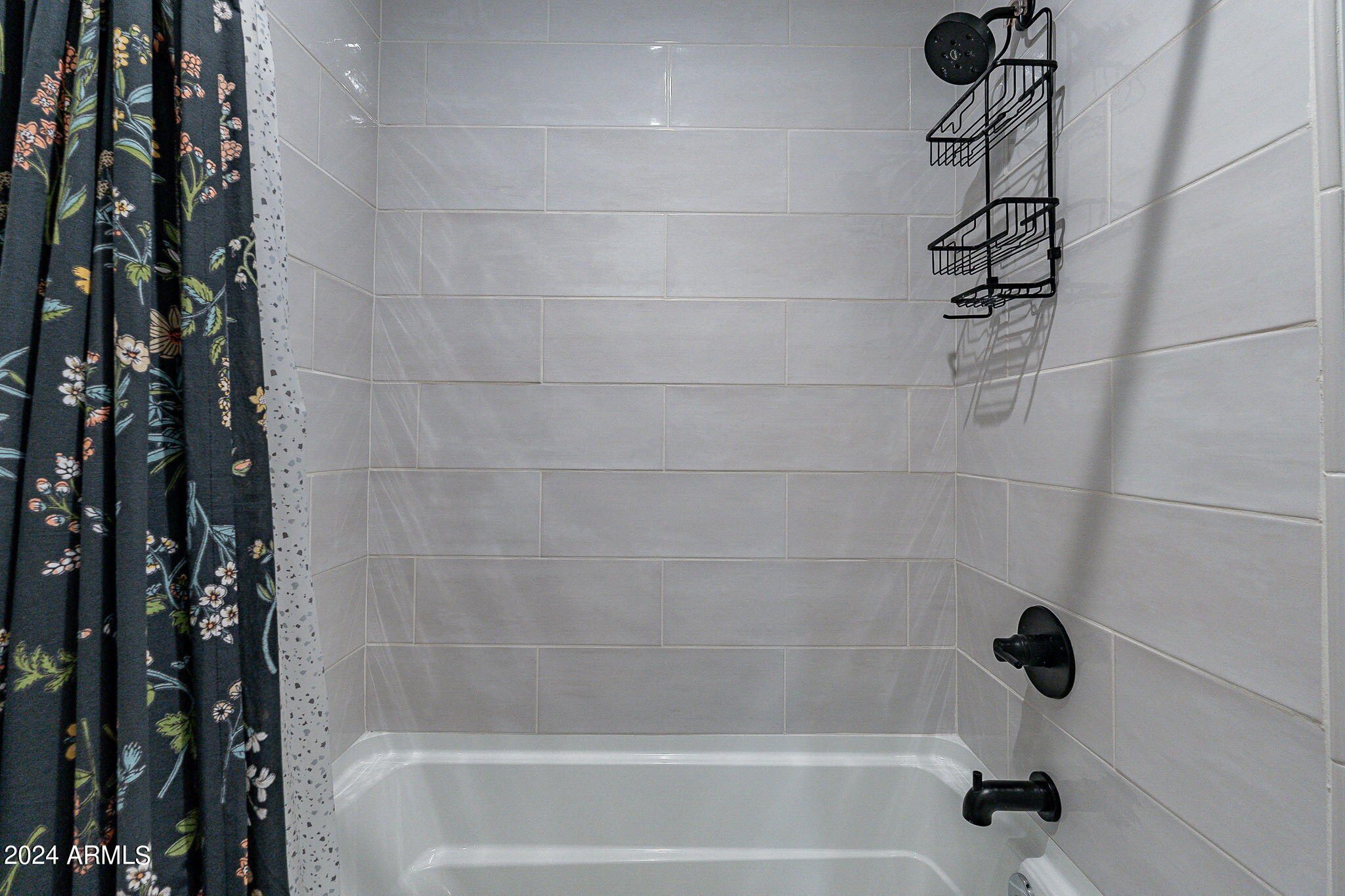 142 East Hearne Way Gilbert, AZ 85234 - Photo 24 of 44 a bathroom with a shower