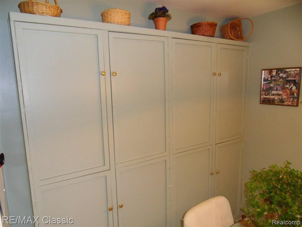 968 GreenView Court Rochester, MI 48307 - Photo 30 of 42 SDC19541.JPG