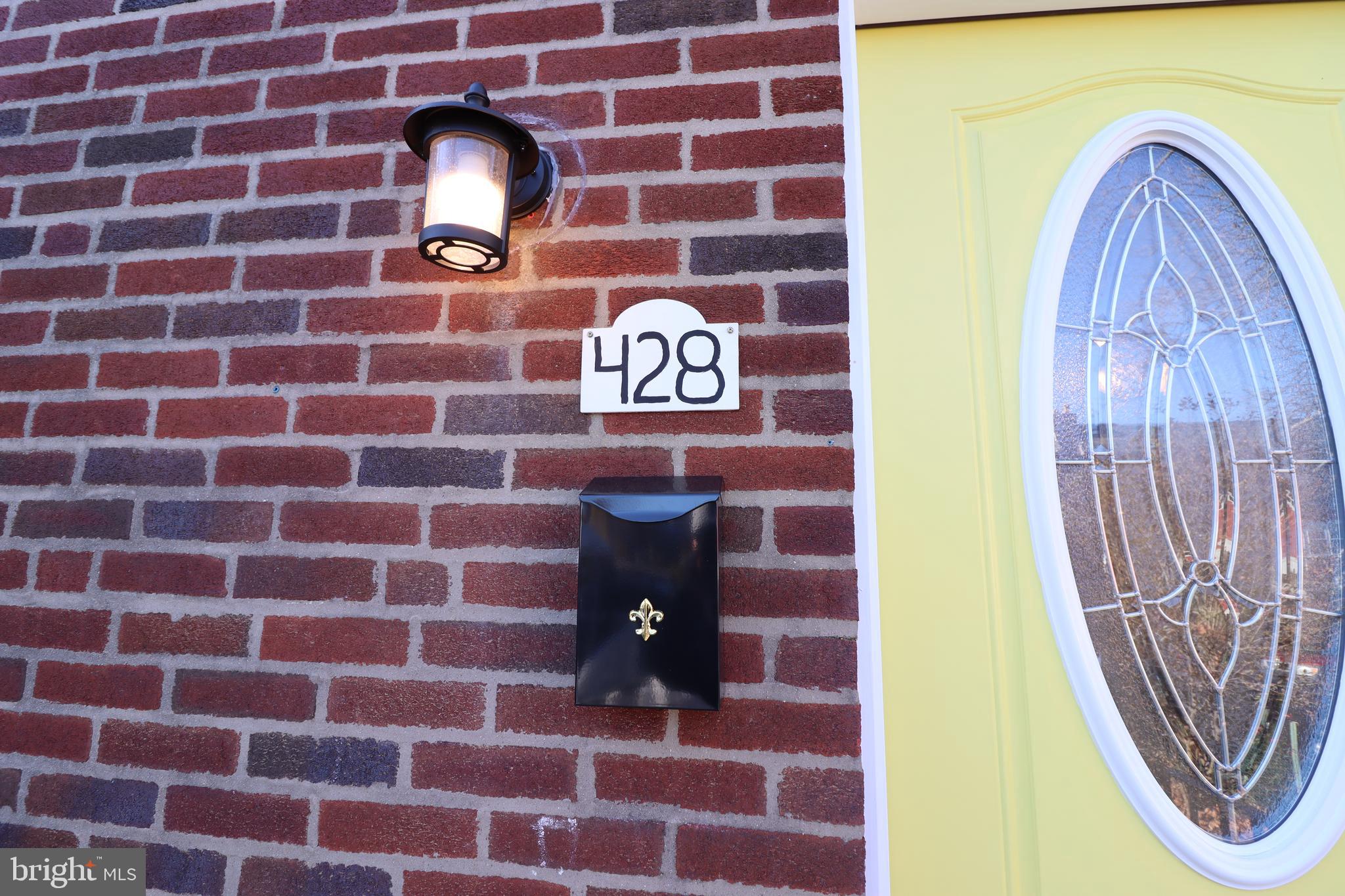 428 Littlecroft Road Upper Darby, PA 19082 - Photo 2 of 25