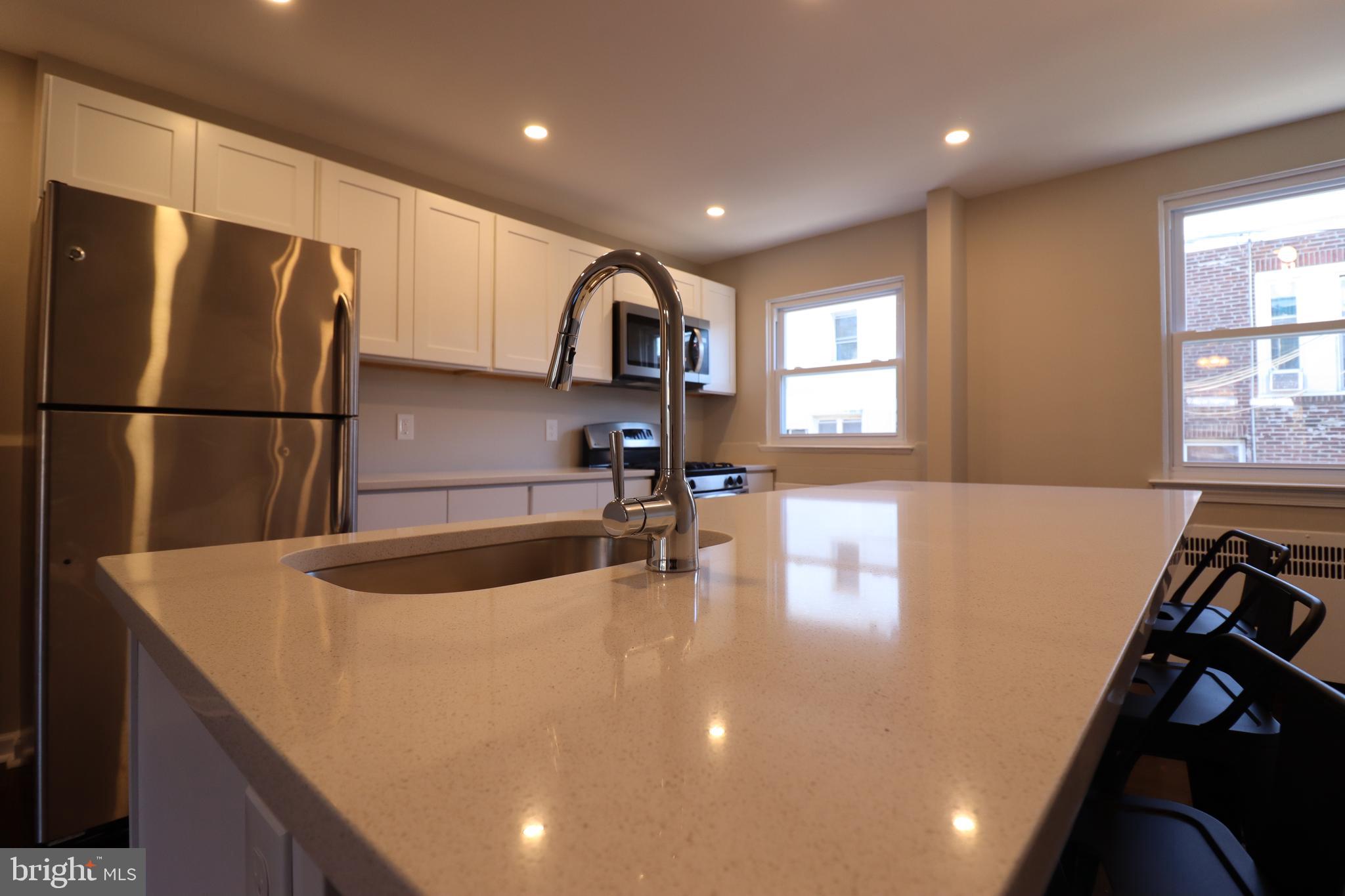 428 Littlecroft Road Upper Darby, PA 19082 - Photo 5 of 25 Gorgeous Corian Countertops!
