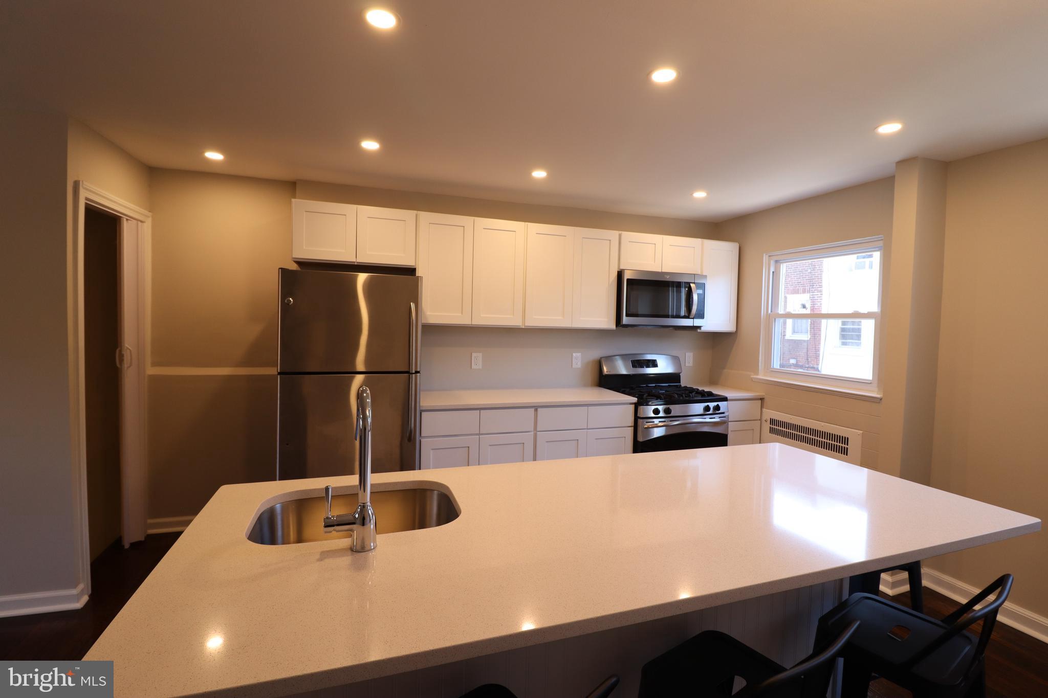 428 Littlecroft Road Upper Darby, PA 19082 - Photo 7 of 25 Stainless steel appliances and undermount sink