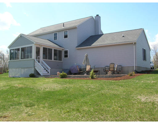 27 Hanson Road Charlton, MA 01507 - Photo 3 of 15