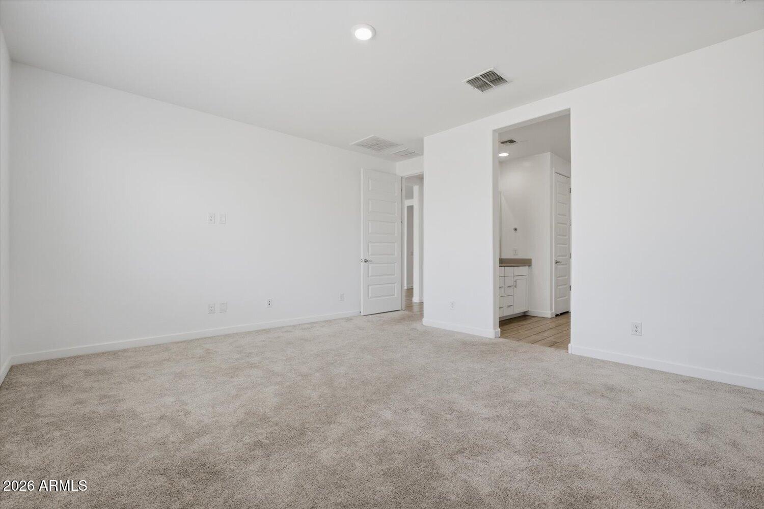 2542 West Pecan Road Phoenix, AZ 85041 - Photo 15 of 30 a view of an empty room