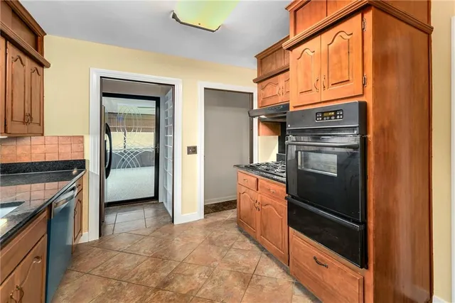 $232,000 | 2218 Forest Lane, Kansas City, KS 66106