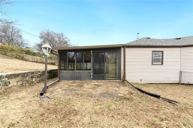 $232,000 | 2218 Forest Lane, Kansas City, KS 66106