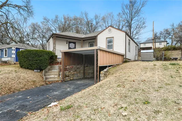 $232,000 | 2218 Forest Lane, Kansas City, KS 66106