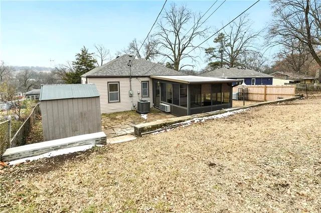 $232,000 | 2218 Forest Lane, Kansas City, KS 66106