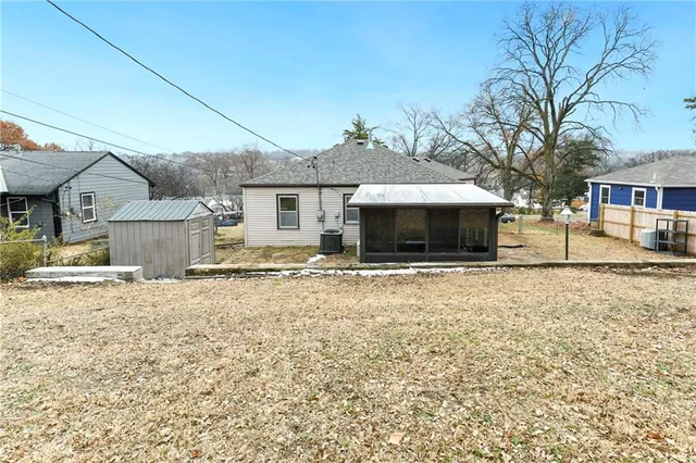 $232,000 | 2218 Forest Lane, Kansas City, KS 66106