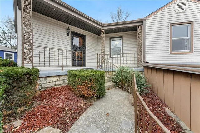 $232,000 | 2218 Forest Lane, Kansas City, KS 66106