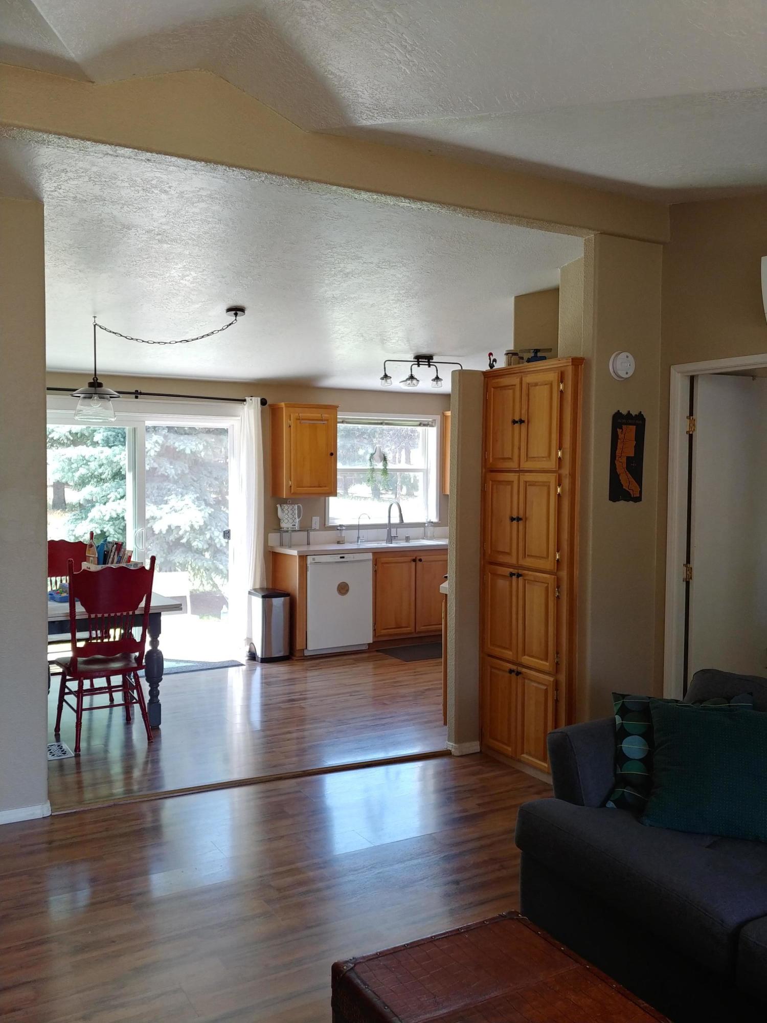 19135 Rustic Canyon Road Bend, OR 97702 - Photo 3 of 30 View of kit./dining from LR