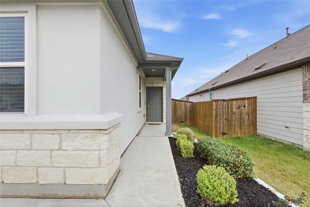 $1,999 | 209 Thurman Holt Road, Hutto, TX 78634