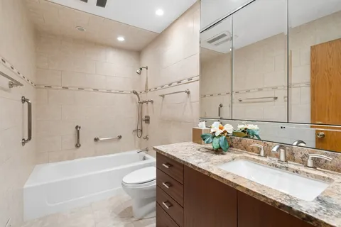 $995,000 | 2445 Vicki Lane, Northbrook, IL 60062