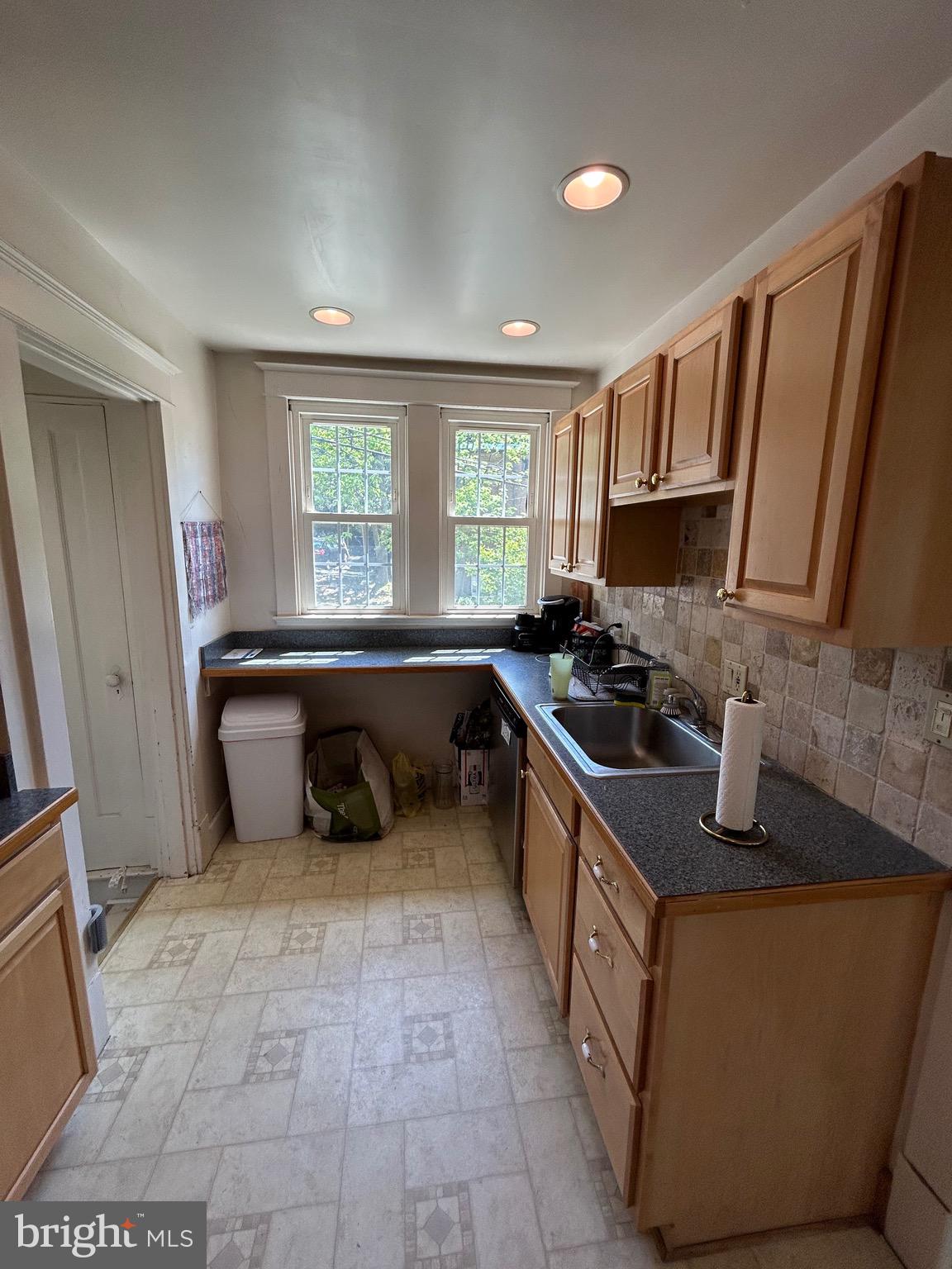 1301 North Kirkwood Road Arlington, VA 22201 - Photo 6 of 15 Main Level Kitchen