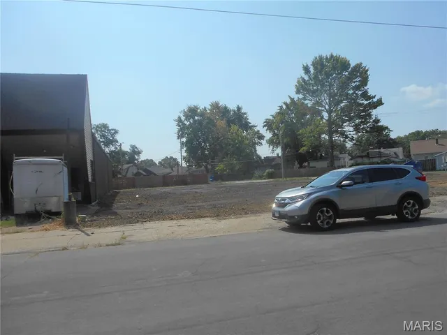 $15,000 | 2538 Washington Avenue, Granite City, IL 62040