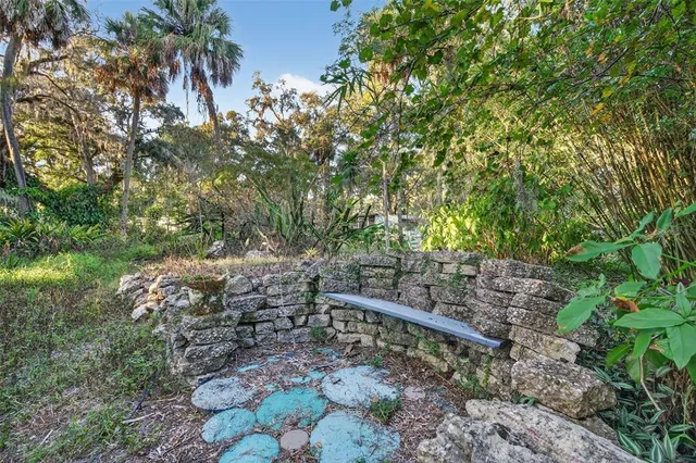 a view of an outdoor space