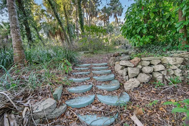 a view of an outdoor space