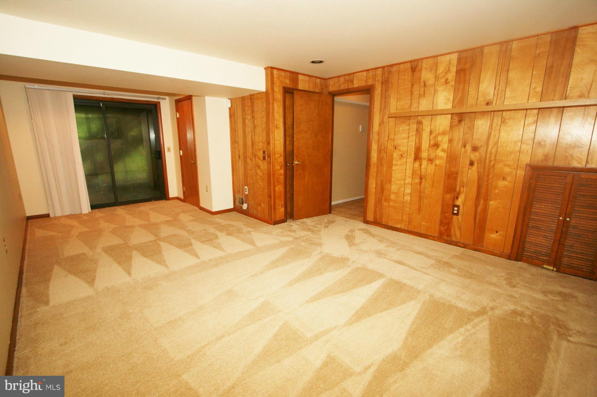 5332 Lightning View Road Columbia, MD 21045 - Photo 16 of 23 SLIDER TO PATIO