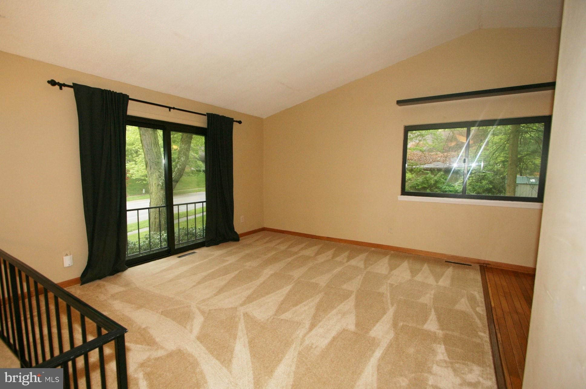 5332 Lightning View Road Columbia, MD 21045 - Photo 3 of 23 BRAND NEW CARPET