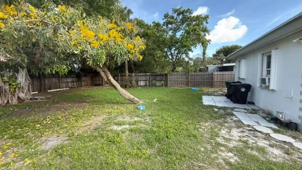 $1,600 | 1229 South M Street, Unit 2, Lake Worth Beach, FL 33460
