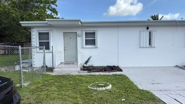 $1,500 | 1229 South M Street, Unit 2, Lake Worth Beach, FL 33460