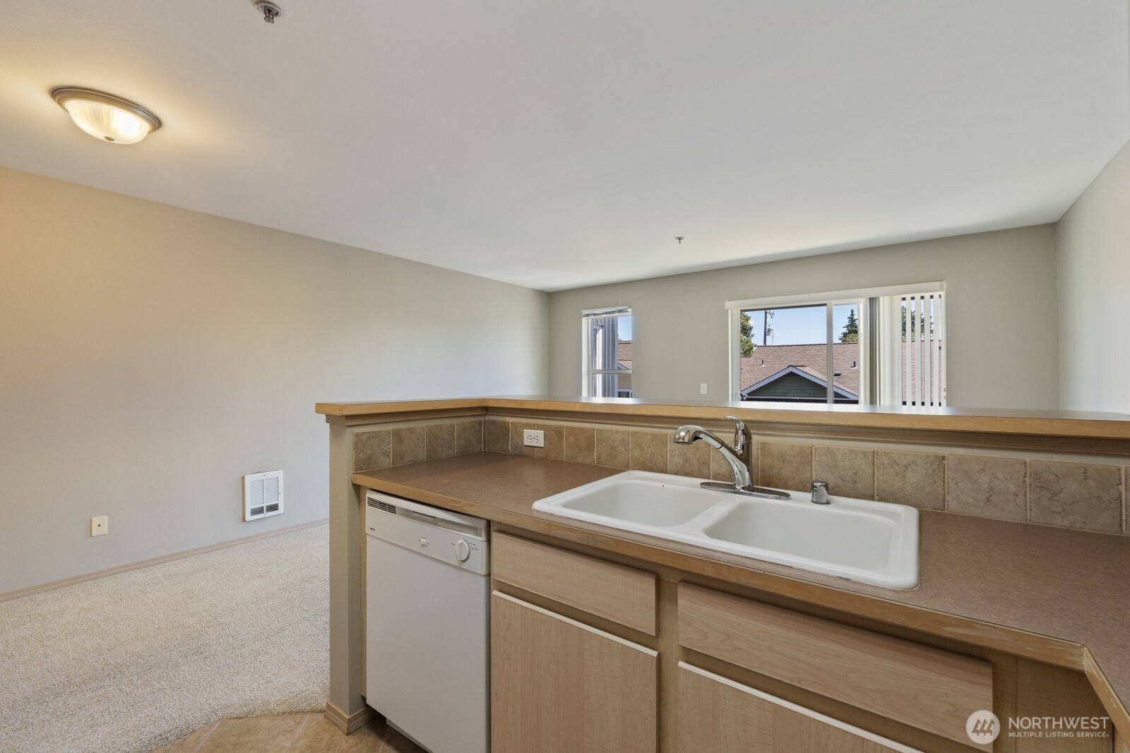 600 North 85th Street, Unit 401 Seattle, WA 98103 - Photo 17 of 39