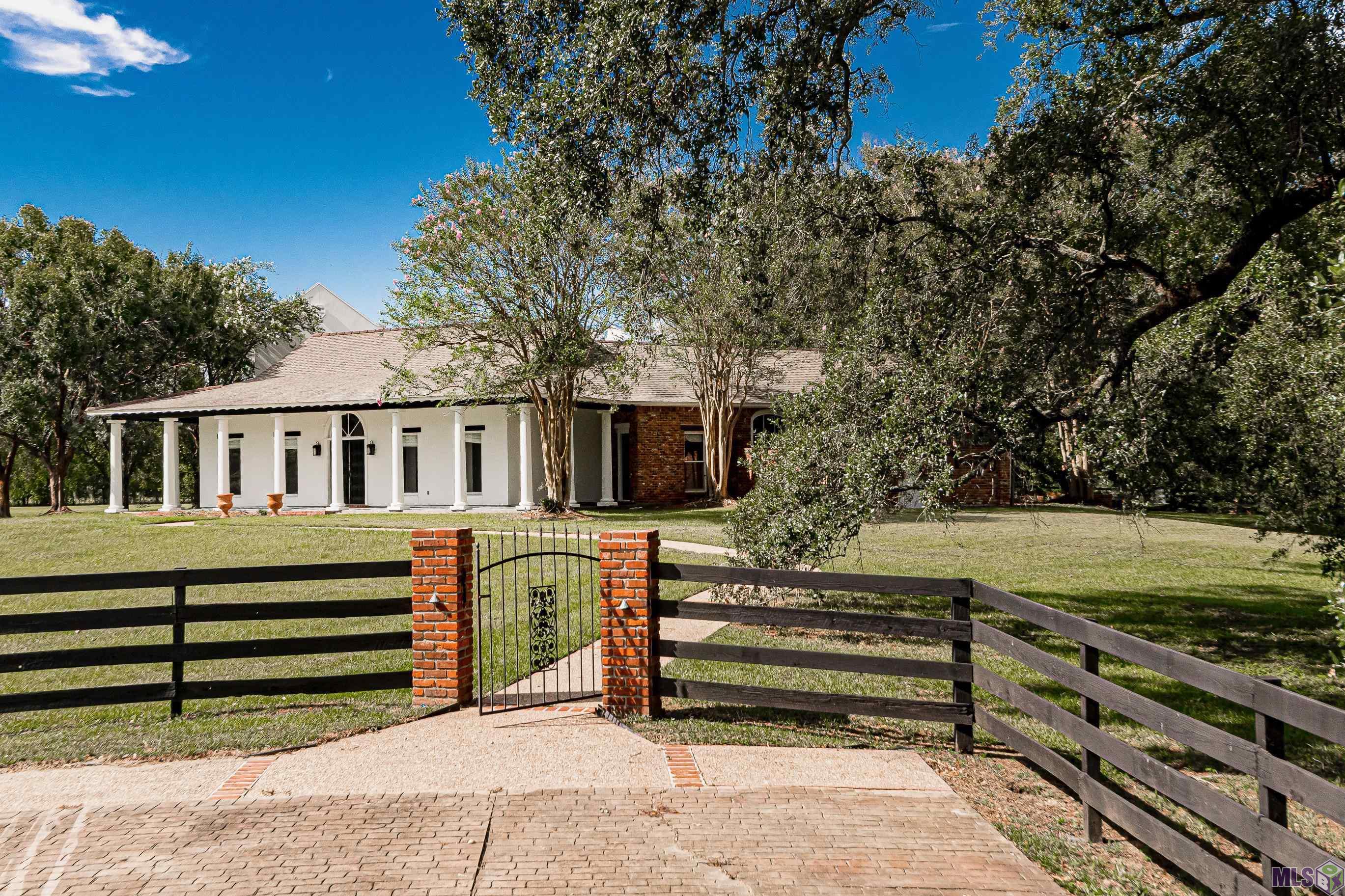 38430 Henry Road Prairieville, LA 70769 - Photo 2 of 42 Gallery Image 2