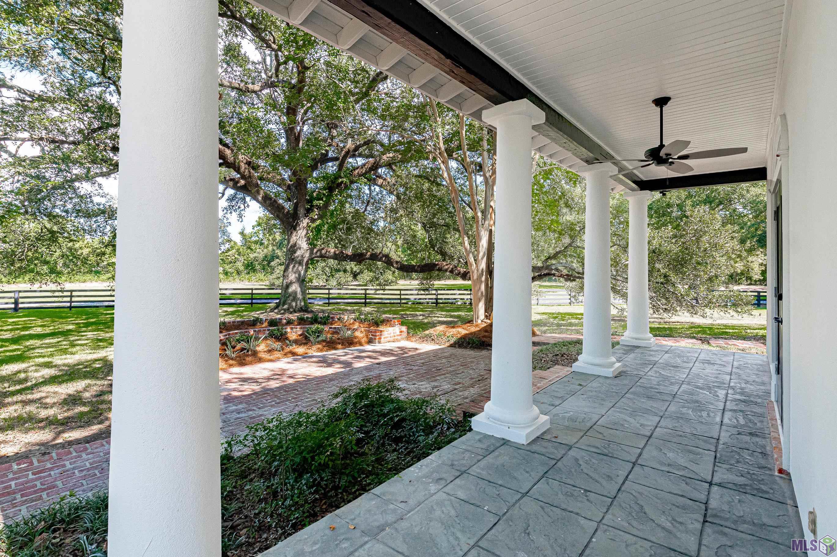 38430 Henry Road Prairieville, LA 70769 - Photo 3 of 42 Gallery Image 3
