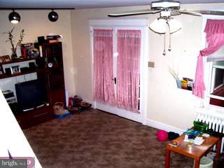 52 Sunshine Road Upper Darby, PA 19082 - Photo 2 of 4
