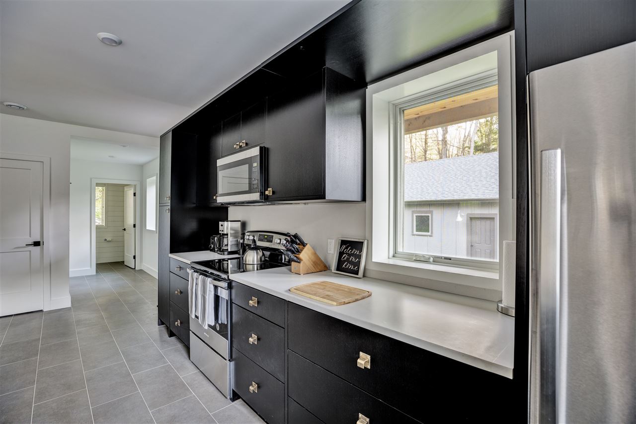 997 Willard Road, Unit 5204 Hartford, VT 05059 - Photo 11 of 35 Gallery Image 11