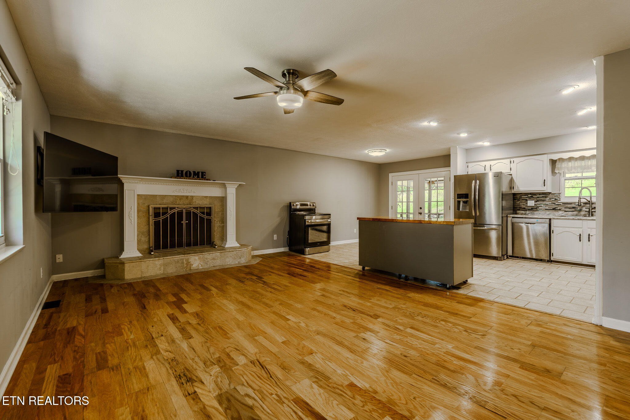 8544 Pedigo Road Powell, TN 37849 - Photo 5 of 35