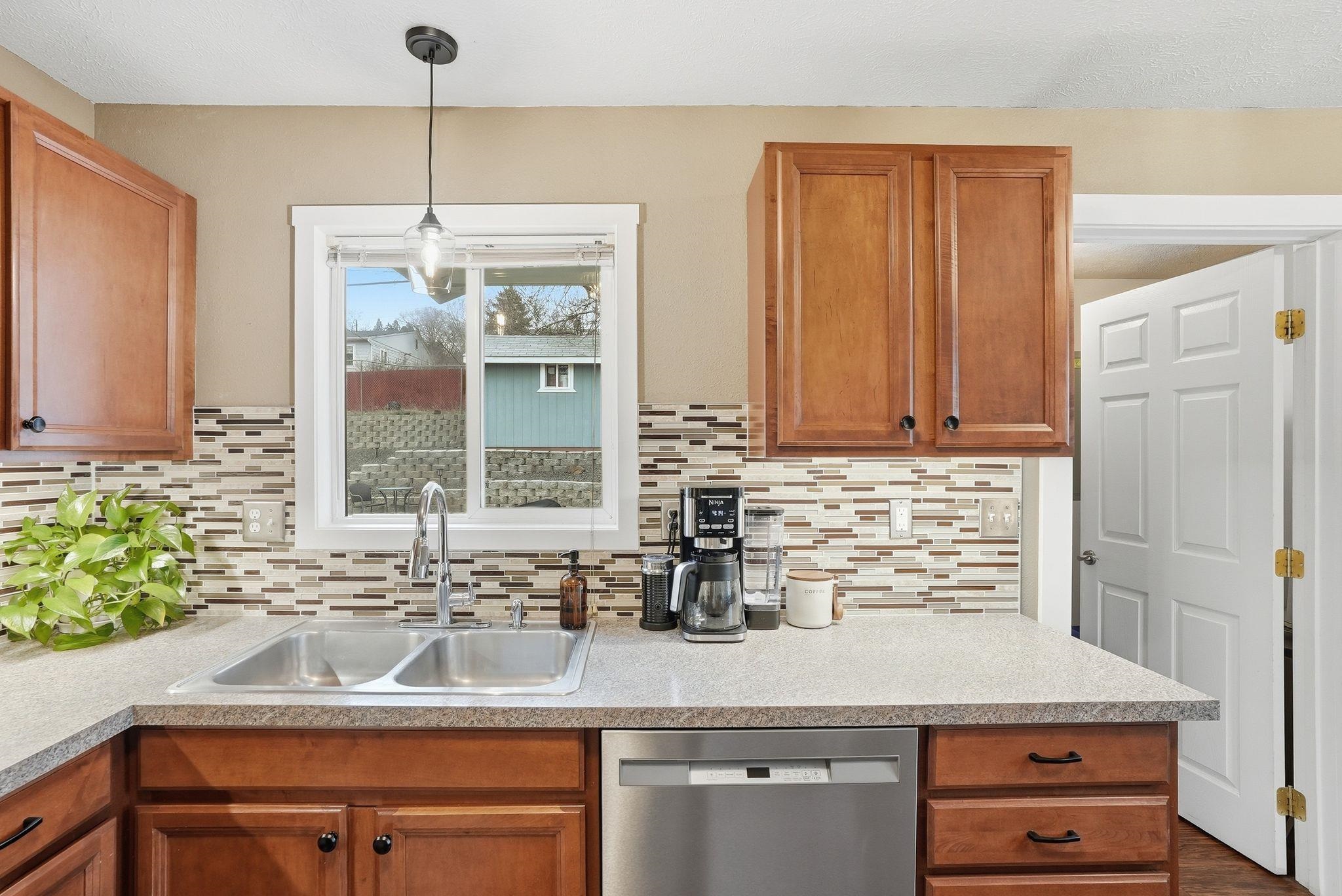 6002 North Forest Boulevard Spokane, WA 99205 - Photo 8 of 21