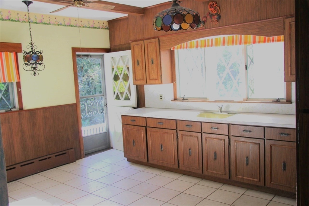 14 Reed Street, Unit 14 Lexington, MA 02421 - Photo 9 of 21