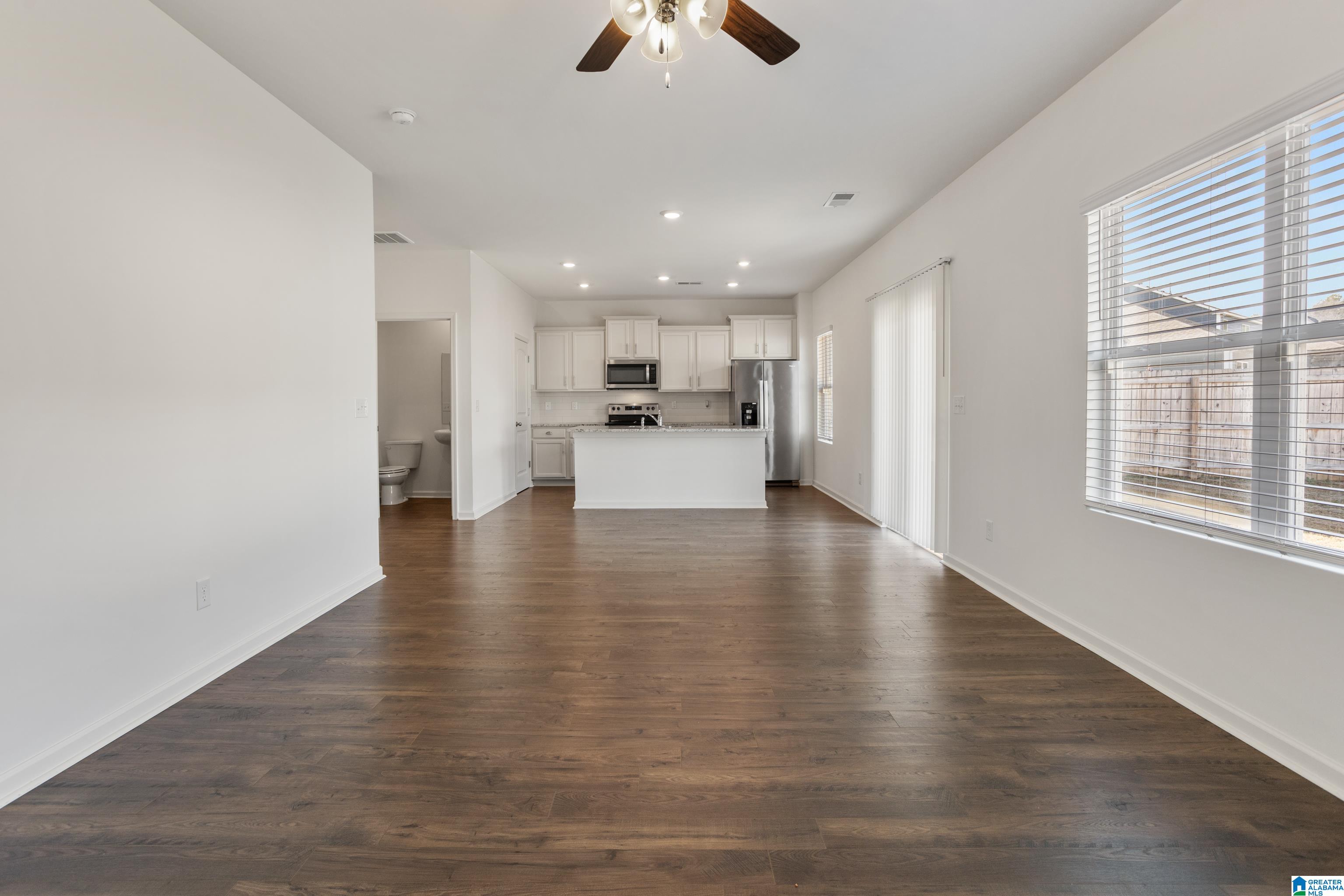 859 Valley Circle Leeds, AL 35094 - Photo 7 of 37