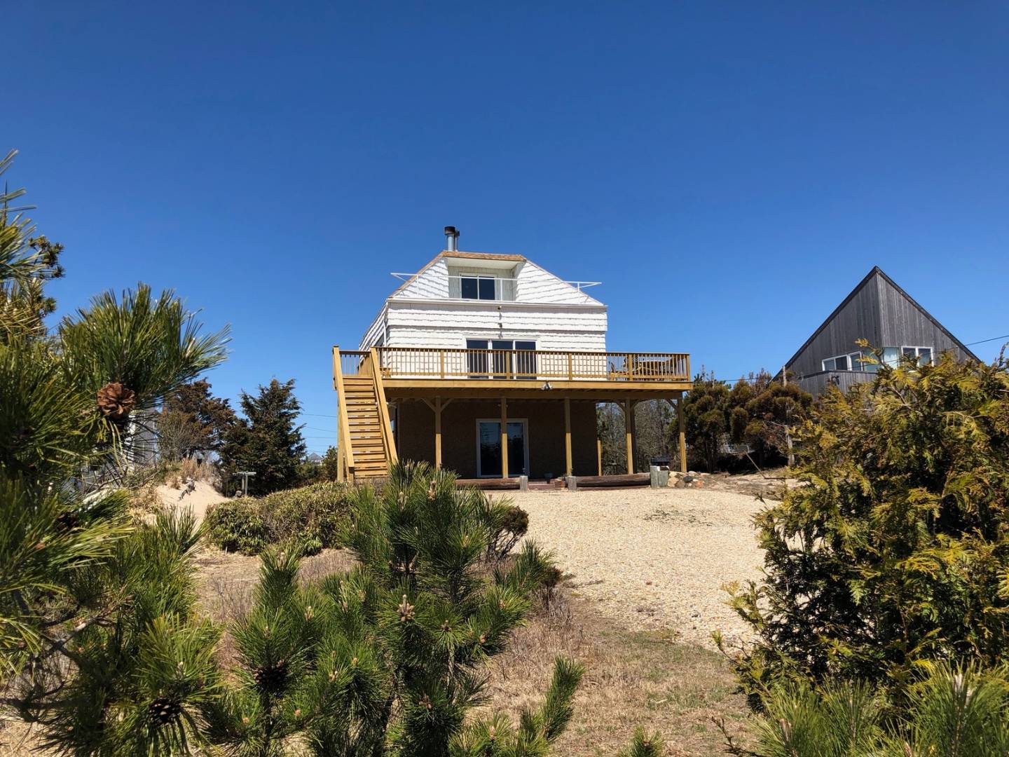 9 Shore Road Amagansett, NY 11930 - Photo 16 of 17